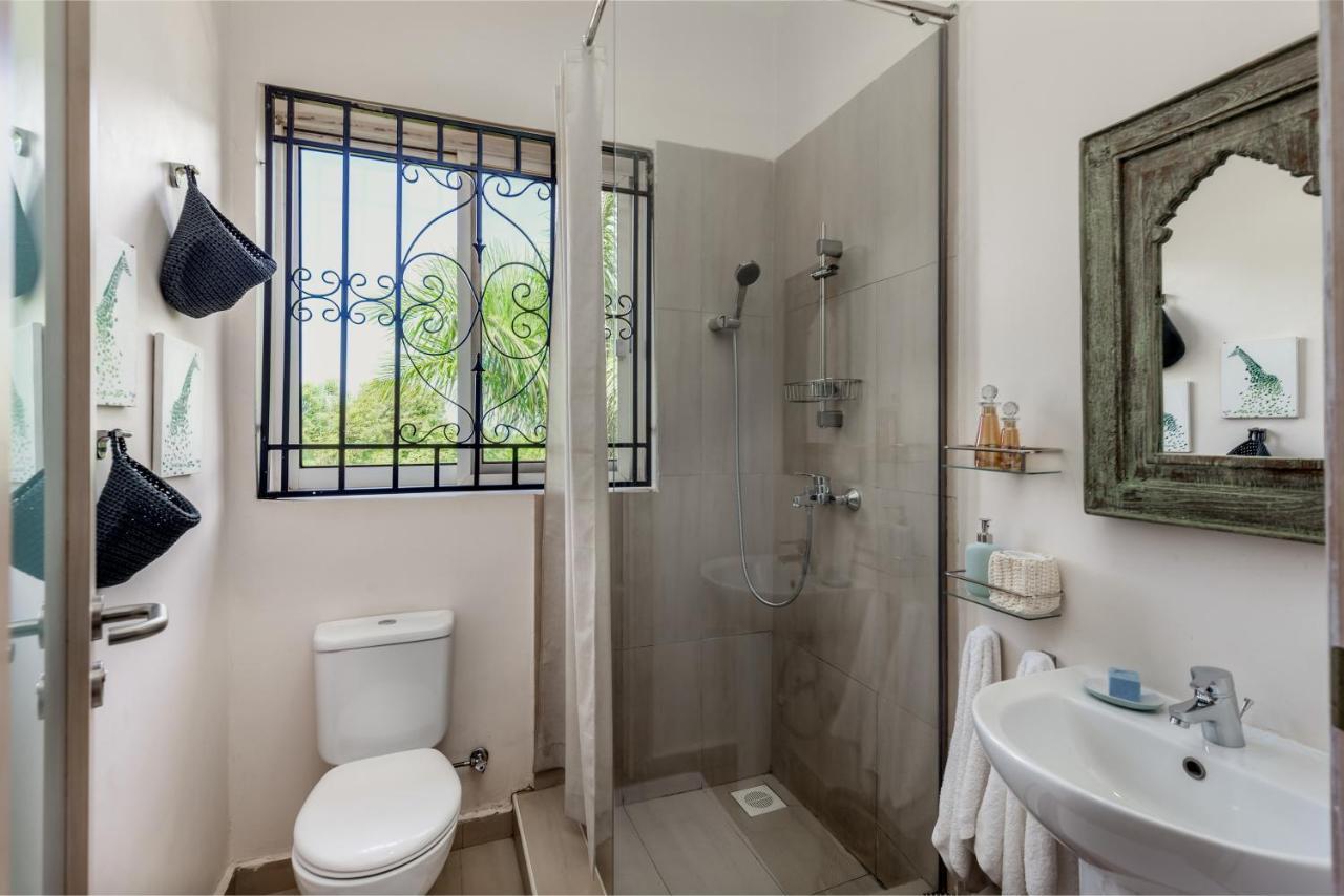 Ewange - A Casa Mia Panzió Kampala Kültér fotó