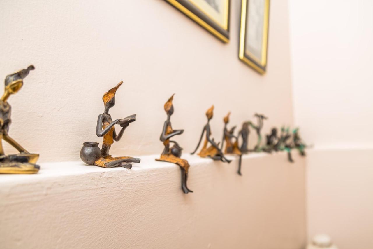 Ewange - A Casa Mia Panzió Kampala Kültér fotó